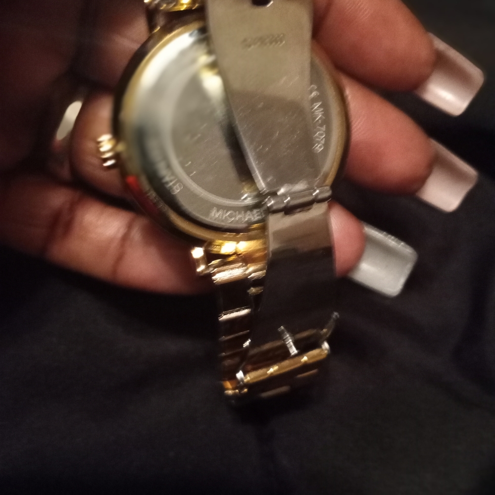 Watch - Picture 2 of 3